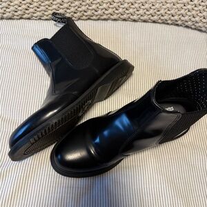 Dr. Martens Flora leather Chelsea Boots